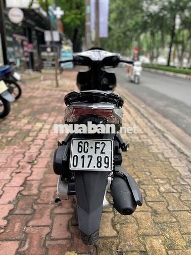 Xe máy Honda Air Blade 125 màu bạc đen