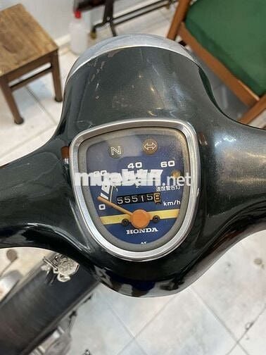Xe máy Honda Cub 86 50cc màu xanh vỏ