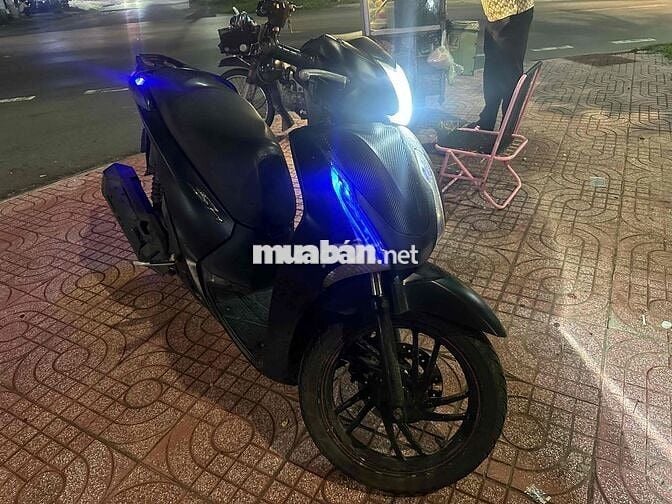 SH 150i cavet theo xe