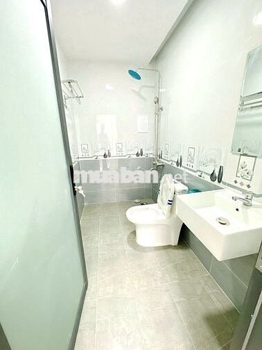 PHÒNG 35m2 CỬA SỔ THOÁNG SÁNG Ở THÍCH QUẢNG ĐỨC, PHÚ NHUẬN GẦN Q1,Q3