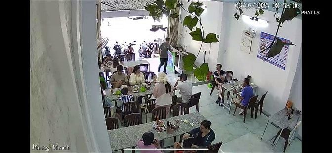 Sang Quán Đang kinh doanh tốt Mặt tiền Đường, gần biển, hoạt động tốt