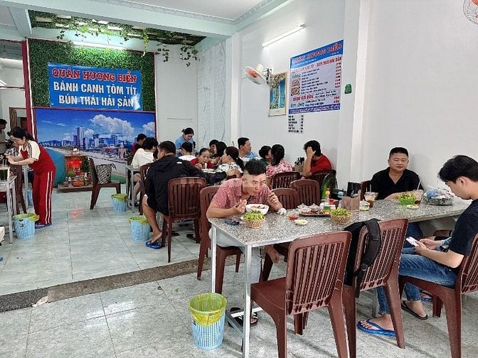 Sang Quán Đang kinh doanh tốt Mặt tiền Đường, gần biển, hoạt động tốt