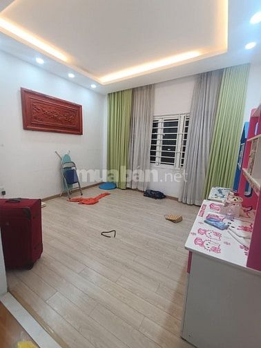 CHO THUÊ NHÀ 3 TẦNG HẺM OTO - CHƯƠNG DƯƠNG. LINH CHIỂU. THỦ ĐỨC