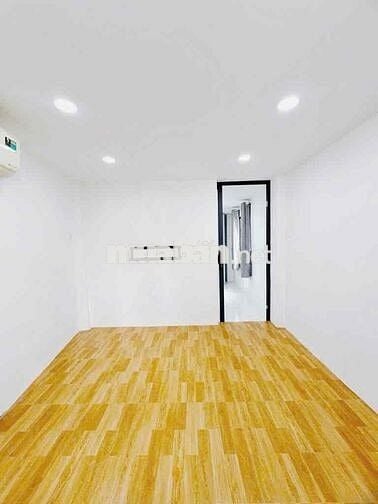Nhà 3 tầng -90m2 sử dụng - Vĩnh Hội Quận 4