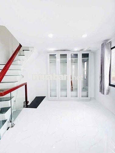 Nhà 3 tầng -90m2 sử dụng - Vĩnh Hội Quận 4