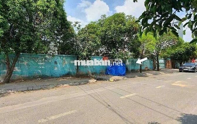 BÁN 2602M2 ĐẤT CÓ 2272M2 THỔ CƯ - QH 3 MẶT TIỀN !