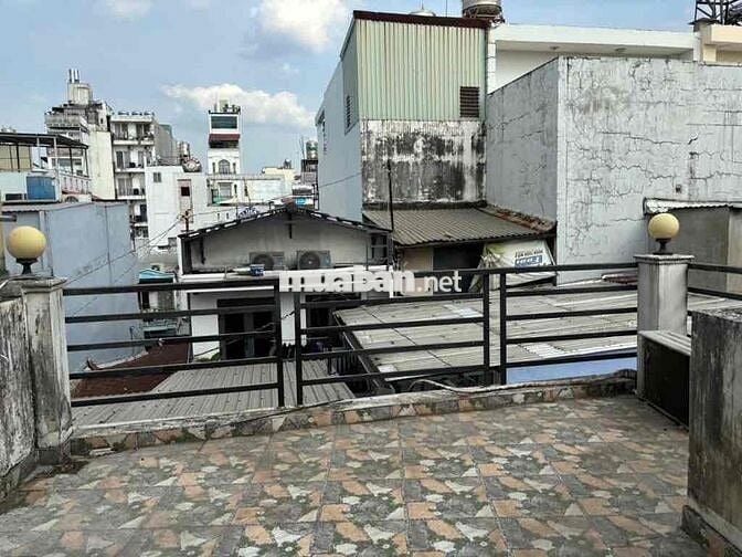 Chợ Hòa Hưng chủ ở lâu đởi bán gấp