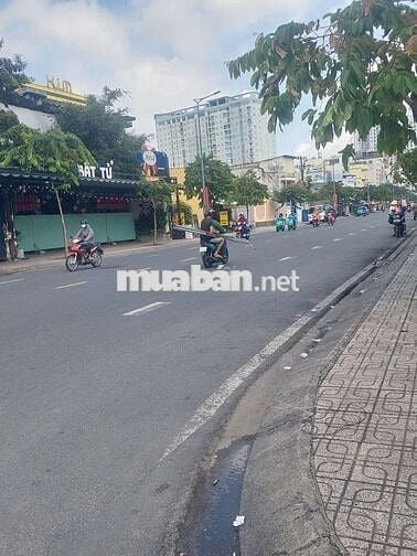 NHÀ MT ĐƯỜNG TÔ HIỆU[TÂN PHÚ]_ĐƯỜNG 20M,VỈA HÈ 4M. GIÁ 17,5 TỶ
