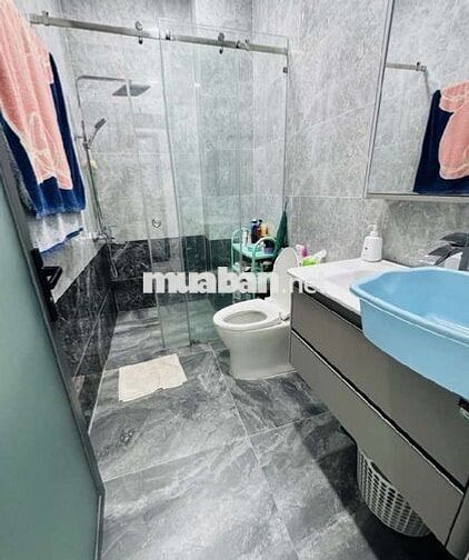 Bán nhà mặt phố 3 tầng, 4x13 Dương Quảng Hàm GV. Đường 26m. Giá 16 tỷ