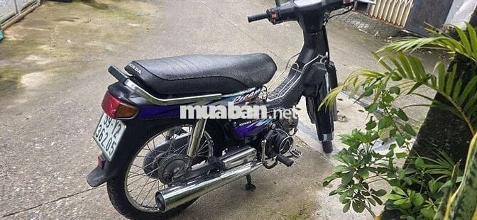 Xe máy Honda Dream lùn màu đen