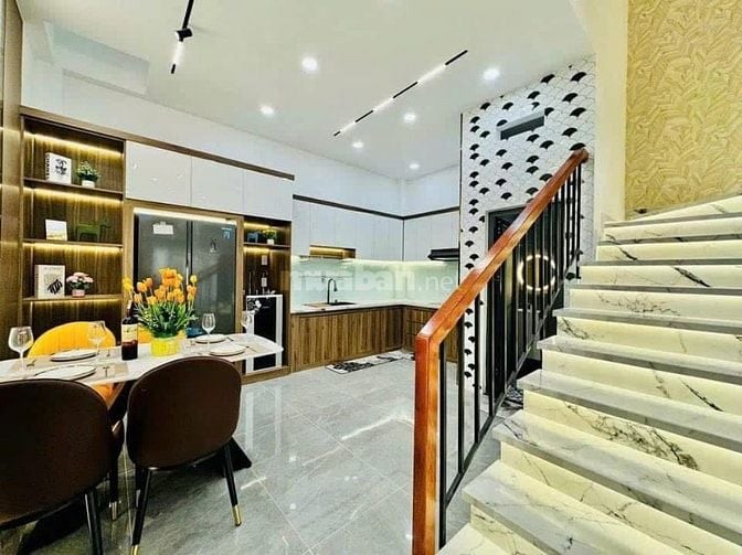 TRUNG TÂM Q.3 - GIÁP Q.1 - HẺM 5M - 3 TẦNG - CHỈ 4,3 TỶ - FULL NT ĐẸP 