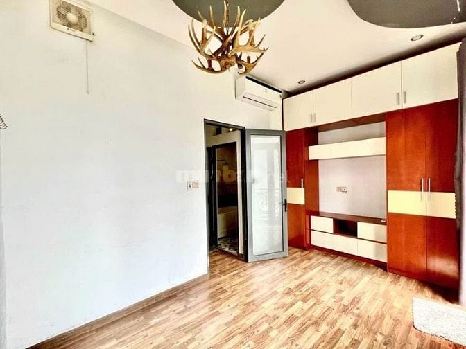 CHỦ BÁN NHÀ 54m2 giá 2tỷ190 triệu đường Thích Quảng Đức P5 Phú Nhuận