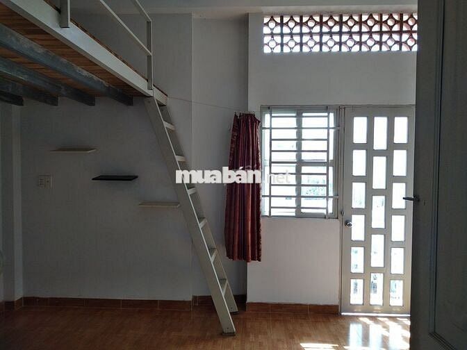 Cho thuê phòng trọ mới đẹp có ban công ở Quận Tân Bình.