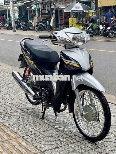 Xe máy Honda Wave A 2019 màu bạc đen