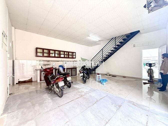 CHO THUÊ NHÀ KINH DOANH LÔ GÓC 2 MẶT TIỀN 256M2 KHU ĐÔNG ĐÚC TTTP
