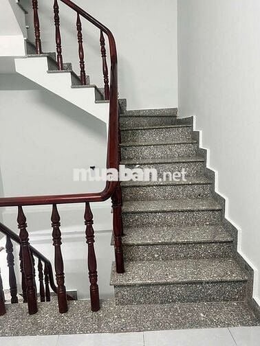 Cho thuê mặt tiền 3 lầu GS trong Bigc go dĩ an Bình Dương