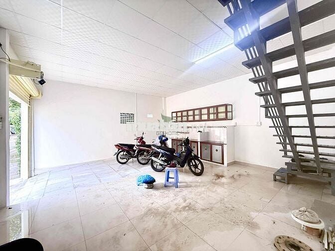 CHO THUÊ NHÀ KINH DOANH LÔ GÓC 2 MẶT TIỀN 256M2 KHU ĐÔNG ĐÚC TTTP