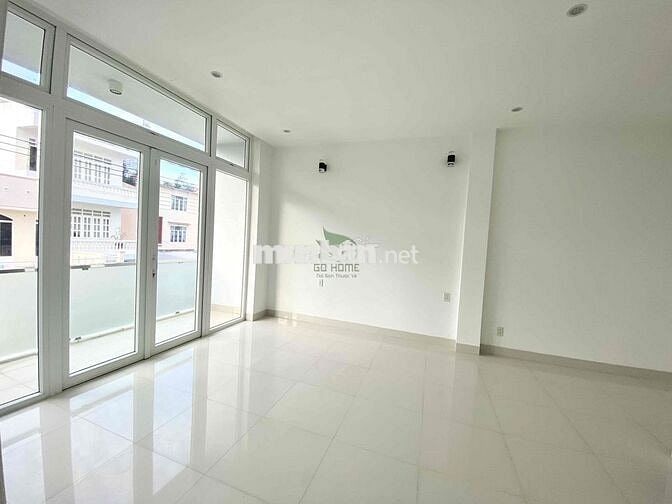 CHO THUÊ BIỆT THỰ CÓ SÂN VƯỜN 6 PHÒNG KHU VẠN THẮNG