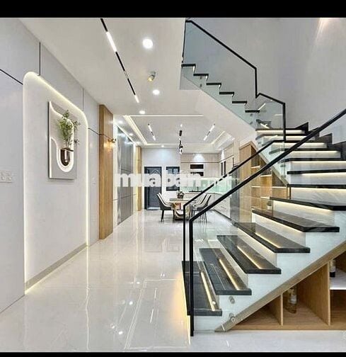 bán 1 căn *** 60m2 ngay đường Chu Văn An Bình Thạnh.cho thuê 18tr