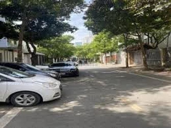 Bán biệt thự liền kê khu ĐTM trung yên 100m2 x 8 tầng, MT 7m giá 53.8 