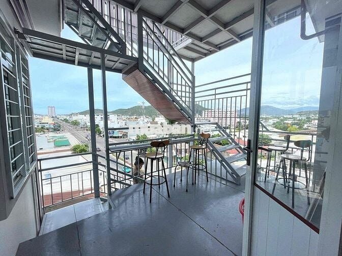 CHO THUÊ TOÀ NHÀ 7 TẦNG CÓ THANG MÁY TỔ HỢP KINH DOANH PHÍA BẮC