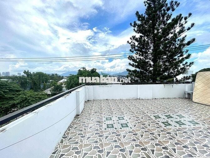CHO THUÊ NHÀ SÂN VƯỜN 600 M2 5 PN FULL NỘI THẤT KHU BẮC NHA TRANG