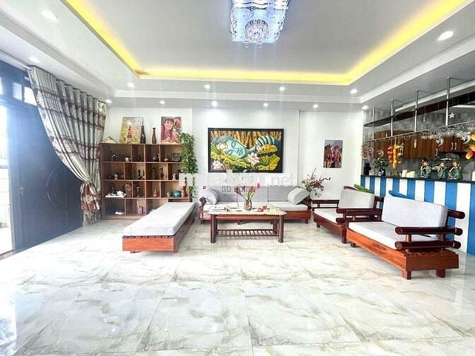 CHO THUÊ NHÀ SÂN VƯỜN 600 M2 5 PN FULL NỘI THẤT KHU BẮC NHA TRANG