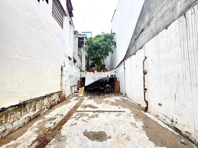 CHO THUÊ MẶT BẰNG SÂN VƯỜN 134M2 2 MẶT TIỀN HẺM HÙNG VƯƠNG
