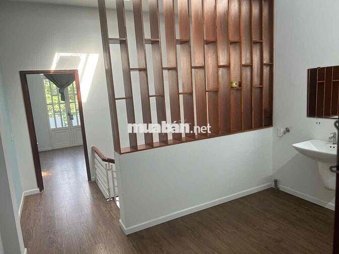 NHÀ GẦN CHỢ CẦU ĐỒNG. TRỆT LẦU 3PN 2WC. ĐƯỜNG 8M