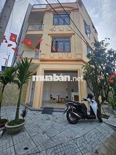 CHO THUÊ MẶT BẰNG BÁN ĐỒ ĂN SÁNG CÓ BÀN GHẾ SẲN