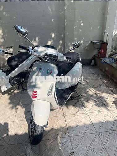 vespa sprint máu trắng abs 2022