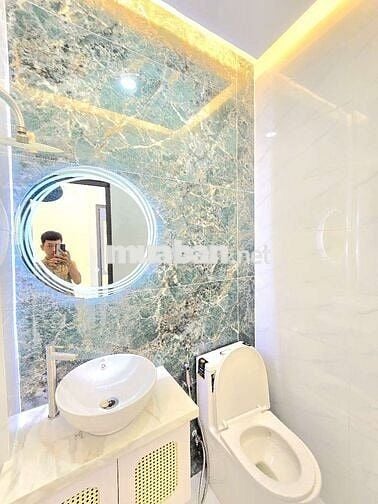 BÁN NHÀ QUẬN 7 CŨ - SÁT CẦU TÂN THUẬN - GIÁP QUẬN 4,1 Cũ - CÓ SỔ HỒNG