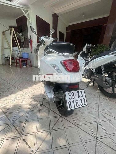 vespa sprint máu trắng abs 2022