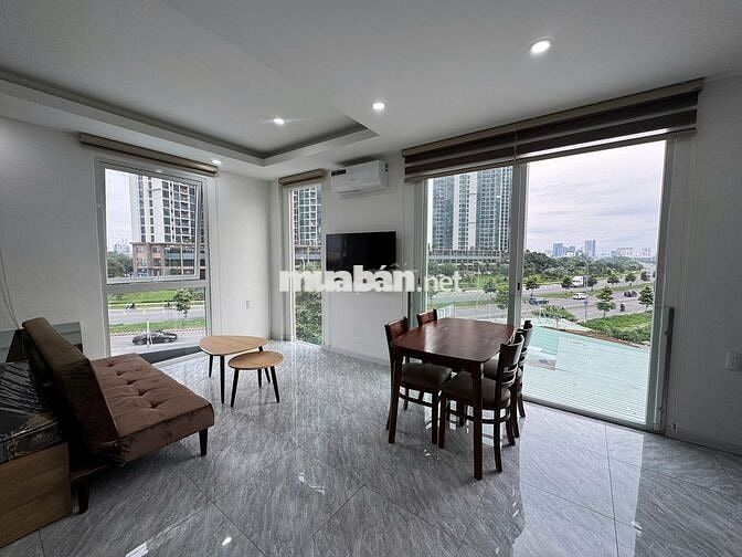 Phòng view bờ hồ, 300m đến UFM, gần KCX cầu Tân Thuận, chợ Tân Mỹ, Q4