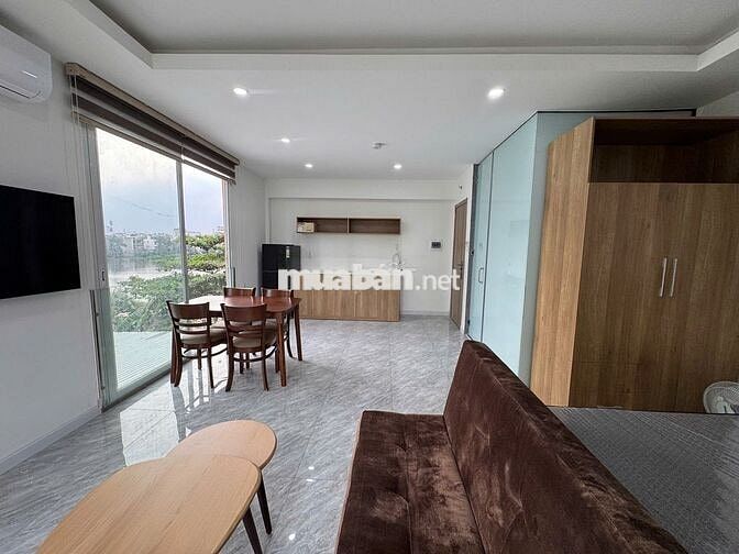 Phòng view bờ hồ, 300m đến UFM, gần KCX cầu Tân Thuận, chợ Tân Mỹ, Q4
