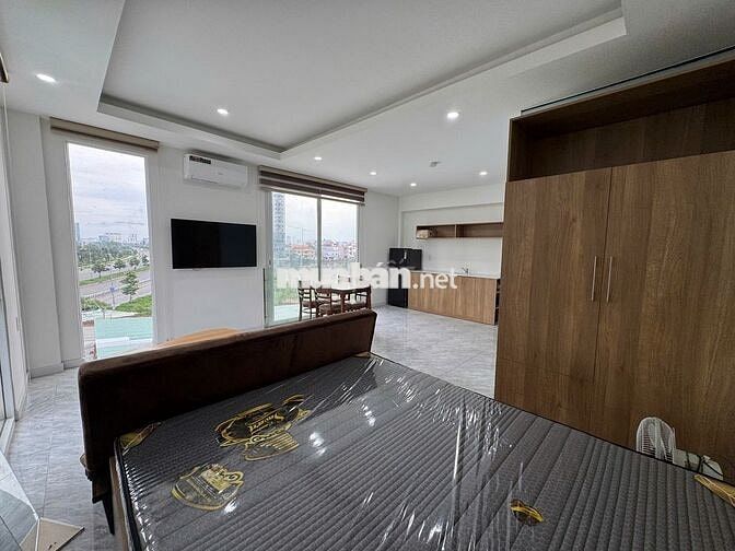 Phòng view bờ hồ, 300m đến UFM, gần KCX cầu Tân Thuận, chợ Tân Mỹ, Q4