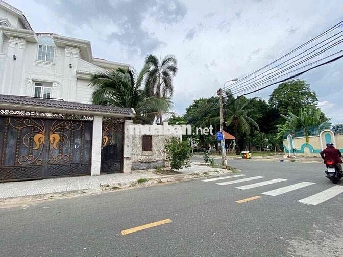 Biệt Thự 2 Mặt Tiền, Có Sân Vườn, Nhận Thuê Ngay
