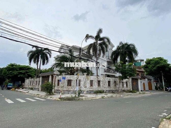 Biệt Thự 2 Mặt Tiền, Có Sân Vườn, Nhận Thuê Ngay