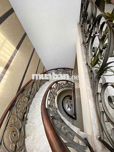 Biệt Thự 2 Mặt Tiền, Có Sân Vườn, Nhận Thuê Ngay