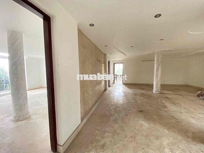 Biệt Thự 2 Mặt Tiền, Có Sân Vườn, Nhận Thuê Ngay