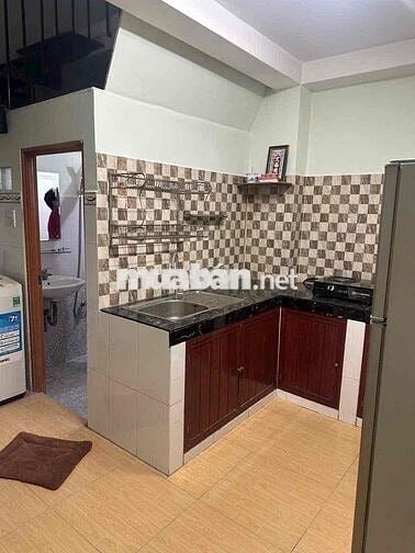 nhà cho thuê nguyên căn sạch đẹp gần ngã tư bốn xã
