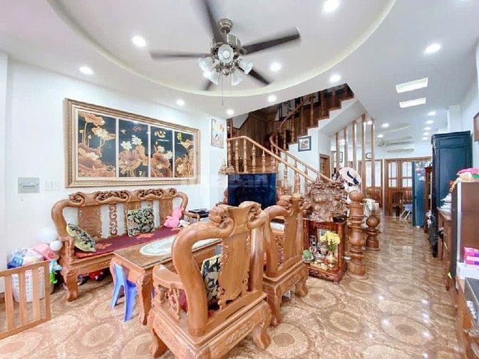 Chỉ 9.5 tỷ có nhà HXH Nguyễn Thái Sơn ngang 4.6m 5T có hầm 64m2 gần BV