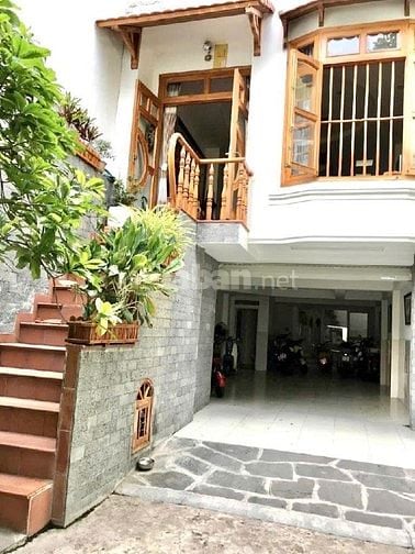 Chỉ 9.5 tỷ có nhà HXH Nguyễn Thái Sơn ngang 4.6m 5T có hầm 64m2 gần BV