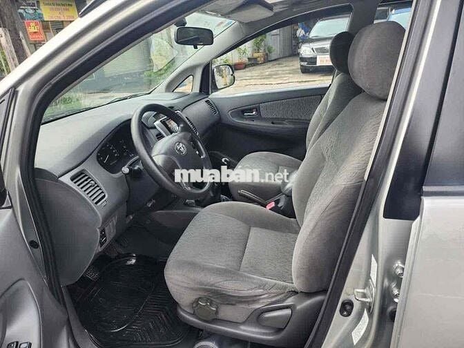 Toyota Innova 2013 2.0E