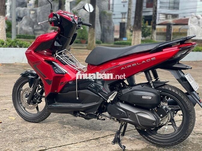 Xe máy Honda Air Blade 125 màu đỏ