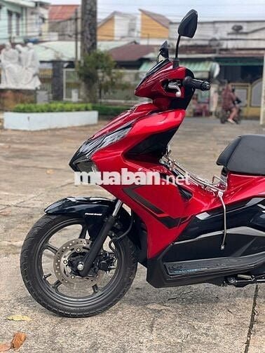 Xe máy Honda Air Blade 125 màu đỏ