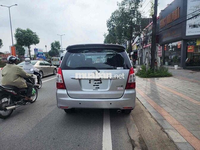 Toyota Innova 2013 2.0E