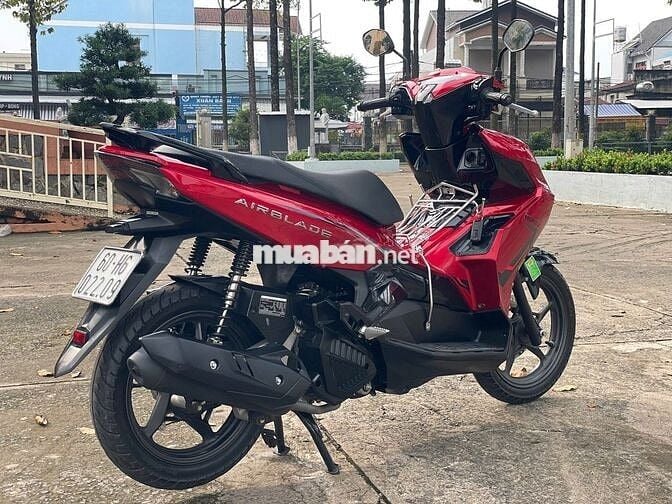 Xe máy Honda Air Blade 125 màu đỏ