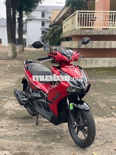 Xe máy Honda Air Blade 125 màu đỏ