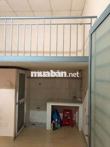 Phòng mặt tiền gần ngã tư Huỳnh Tấn Phát - Hoàng Quốc Việt